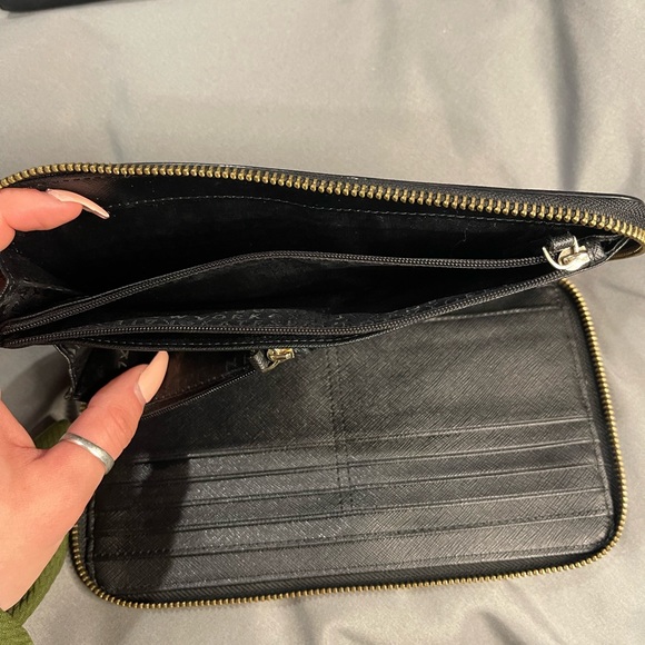 2 Kate Spade Wallets - Picture 6 of 8